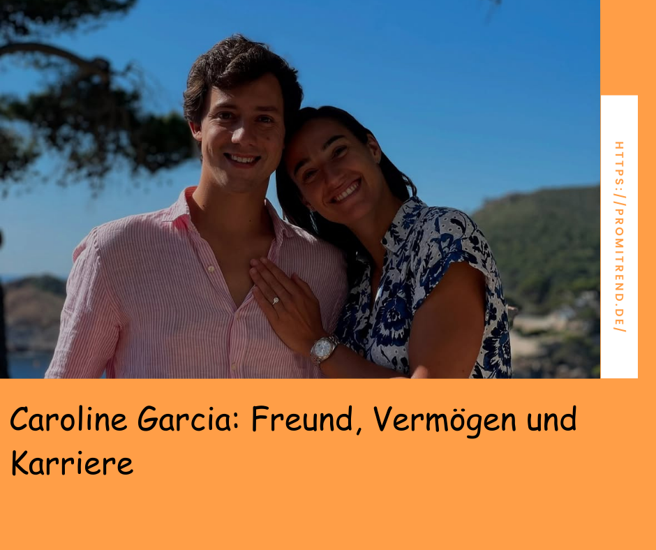 Zwei Personen stehen nebeneinander, wobei ihre Gesichter unkenntlich gemacht wurden. Eine Person trägt ein rosa gestreiftes Hemd, die andere ein blau-weiß gemustertes Kleid. Im Hintergrund sind Bäume und ein blauer Himmel zu sehen. Der Text auf dem Bild lautet: "Caroline Garcia: Freund, Vermögen und Karriere".