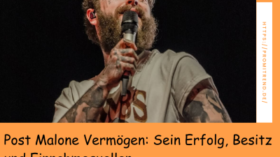 Ein tätowierter Mann hält ein Mikrofon und spricht auf einer Bühne. Der Text darunter lautet: "Post Malone Vermögen: Sein Erfolg, Besitz und Einnahmequellen".